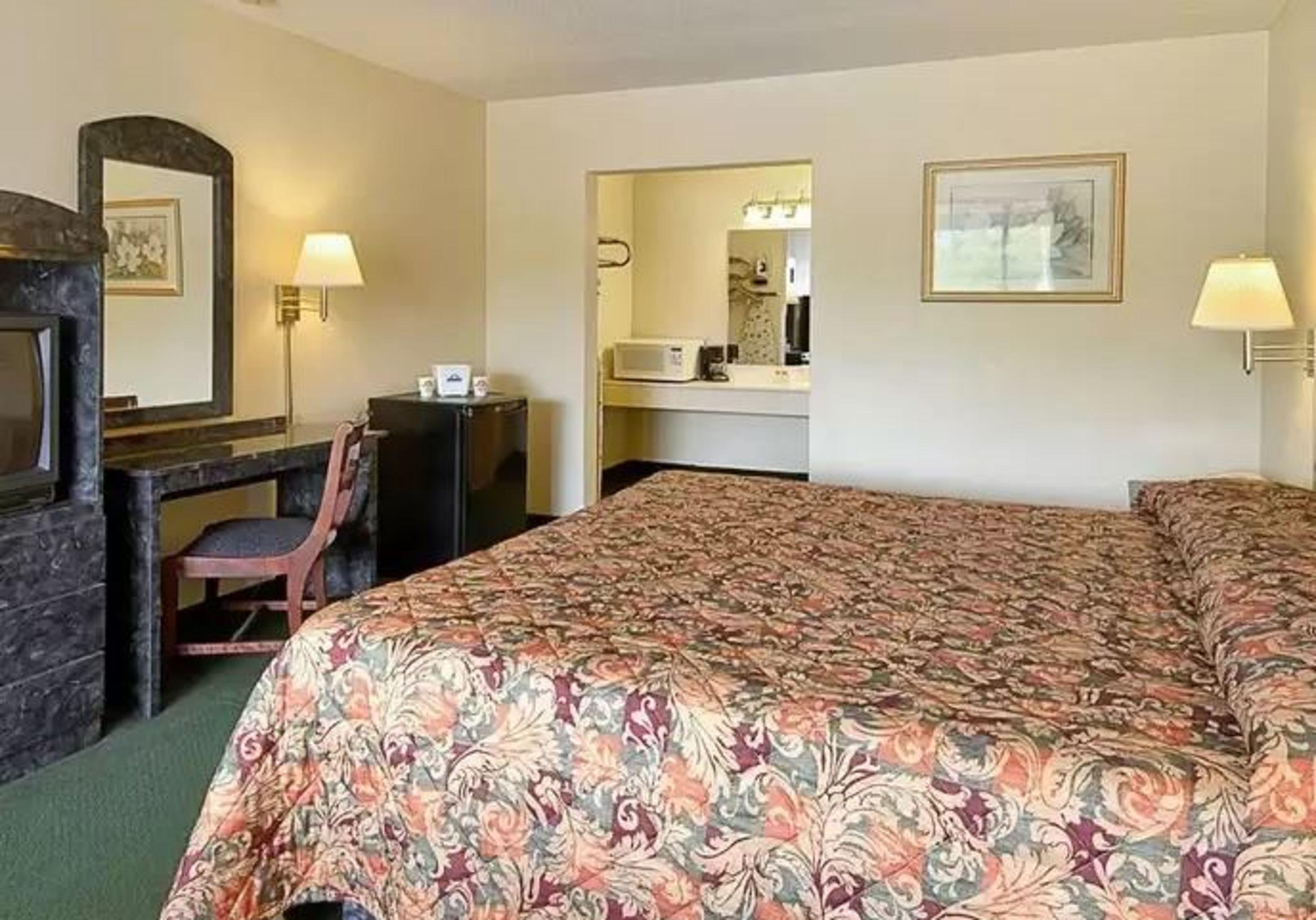Days Inn By Wyndham Donalsonville Экстерьер фото