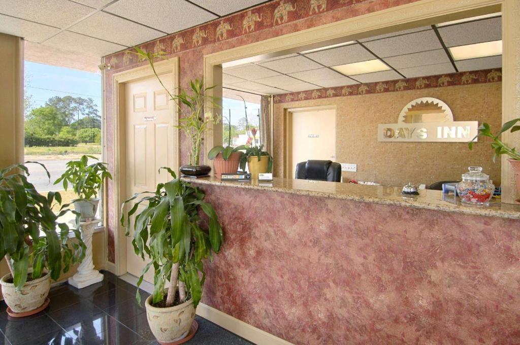 Days Inn By Wyndham Donalsonville Экстерьер фото